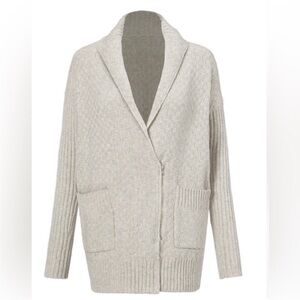 CAbi Zip Cardigan in Heather Oatmeal. Large, NWOT. Fall ‘23.